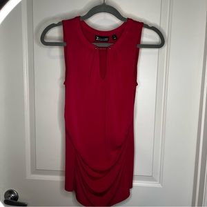 New York & Co fuchsia sleeveless size Small blouse w silver neckline accessory